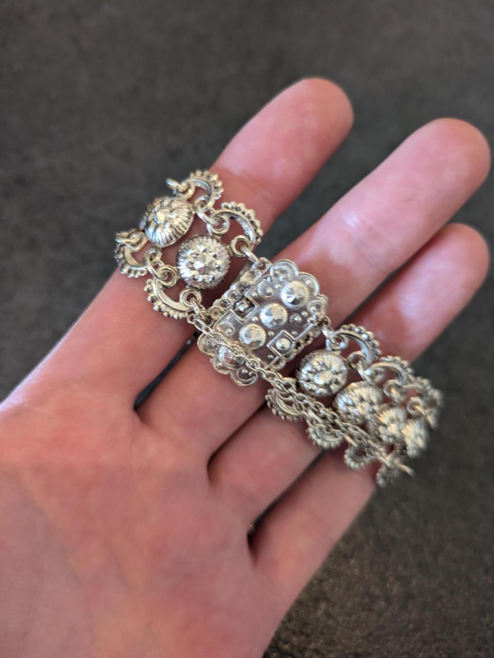 Zeldzame zilveren Zeeuwse boerinnenarmband