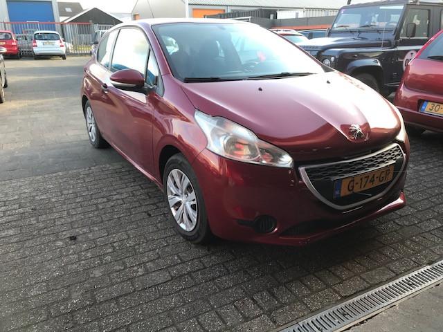 Peugeot 208, 1.2, 2012
