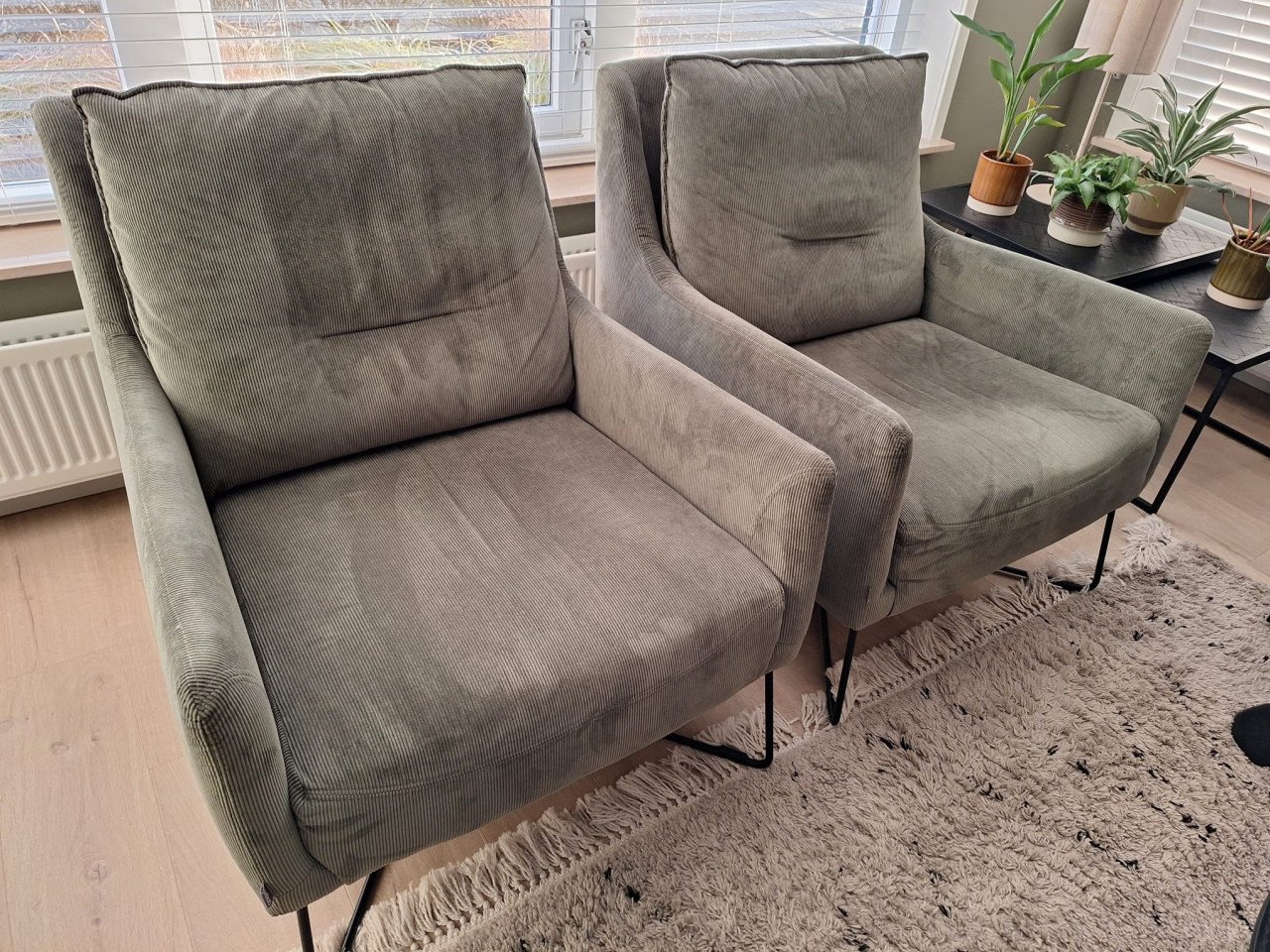 Prachtige fauteuil van ribstof van het merk Bellus