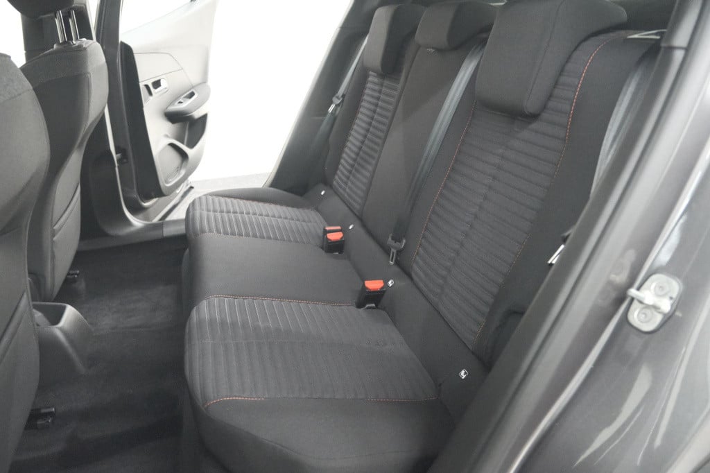 Peugeot 2008 puretech 130 active | camera | apple carplay | parkeersensoren
