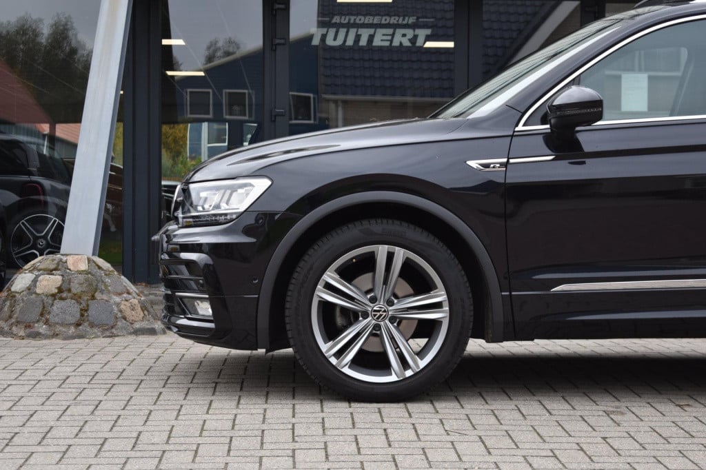 Volkswagen Tiguan 1.5 tsi act r-line | leder | pano | camera | virtual cock