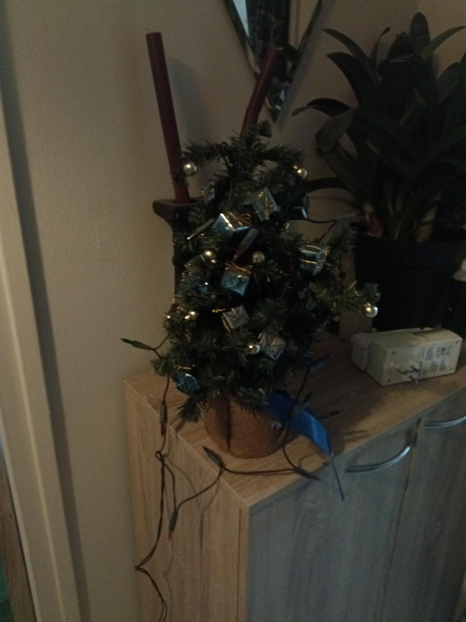 4 kleine kunst kerstbomen