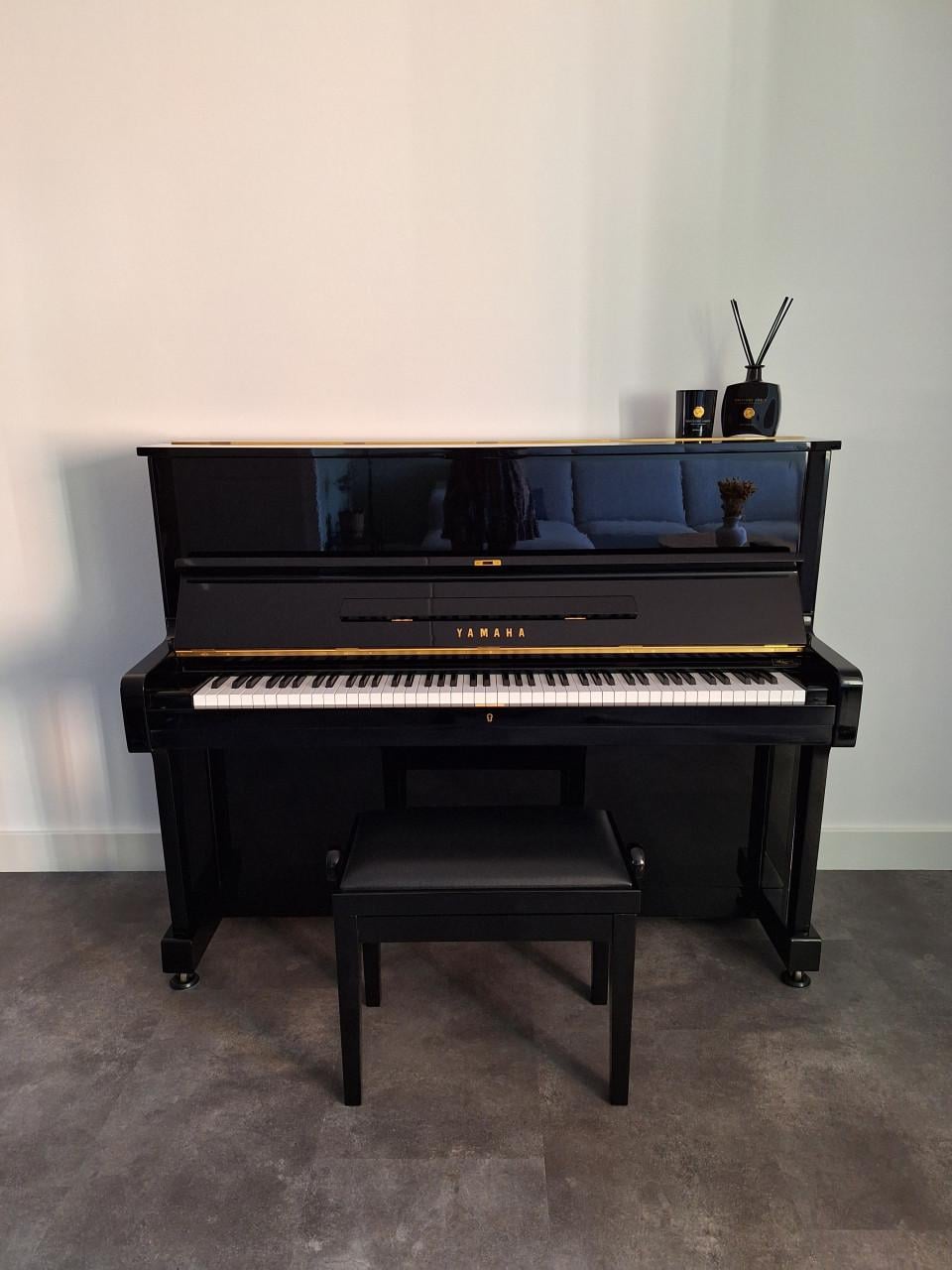 Paino Yamaha U1 Hoogglans zwart