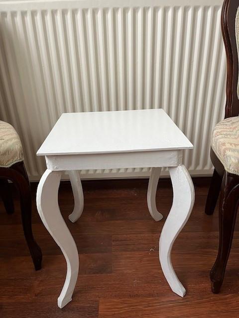 GRATIS stoelen met tafeltje