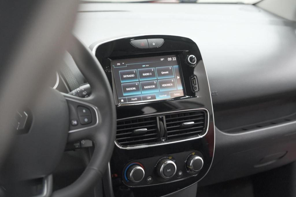 Renault Clio tce 90 limited | trekhaak | parkeersensoren | navigatie