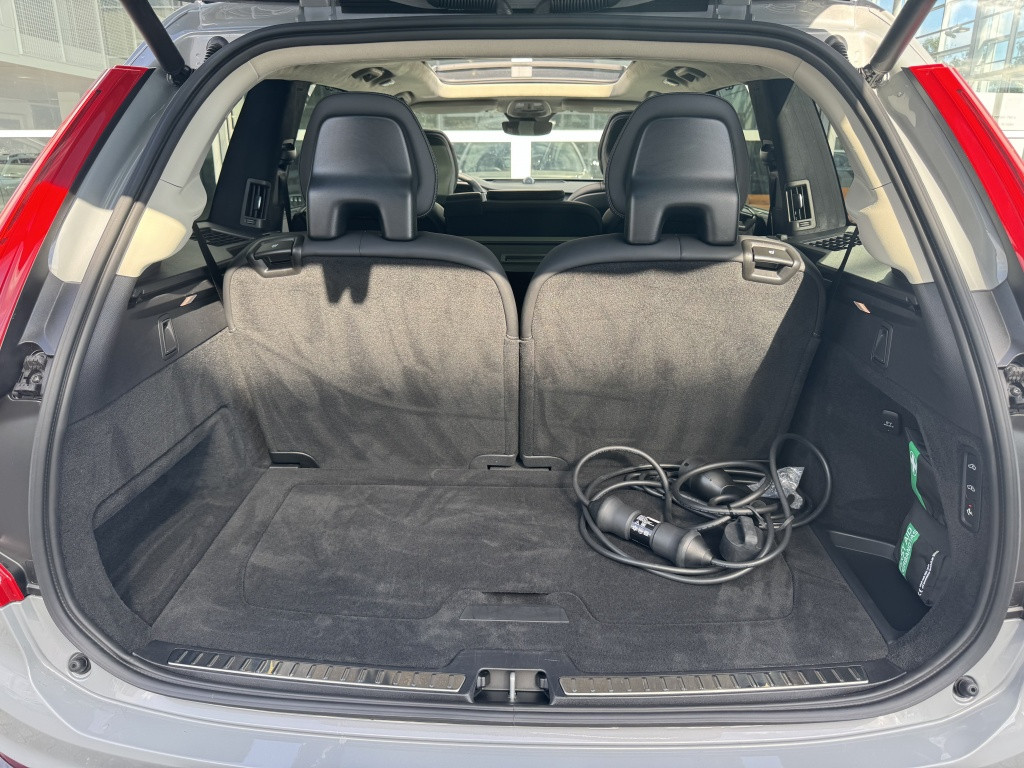 Volvo XC90 t8 455pk recharge ultra dark| full options!! b&w | luchtvering