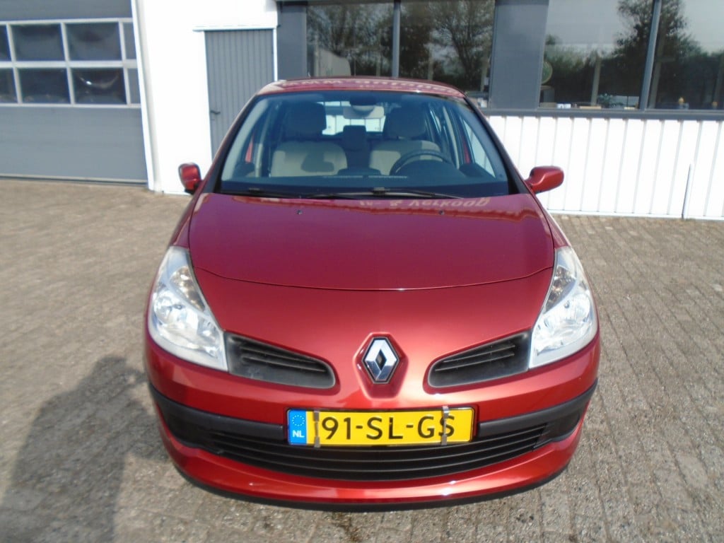 Renault Clio 1.4-16v team spirit