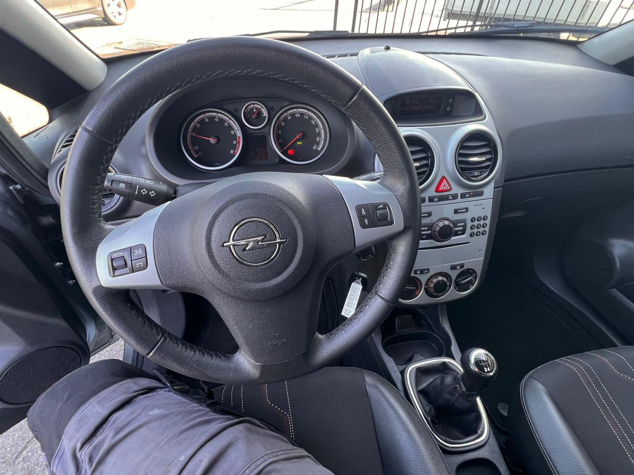 Opel Corsa 1.2-16V Anniversary Edition