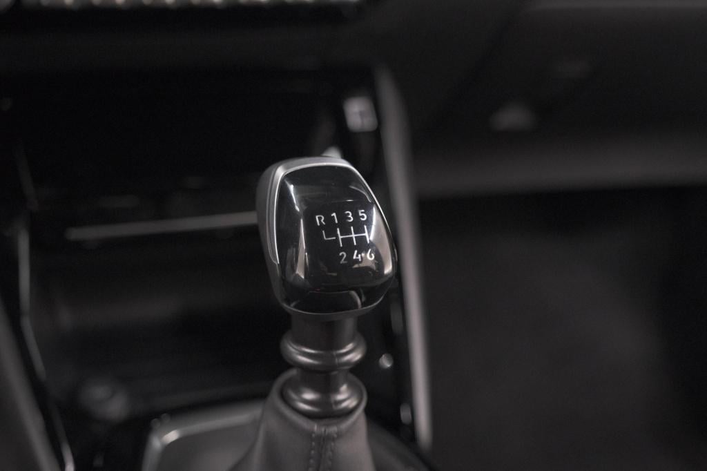 Peugeot 2008 puretech 100 allure | allseason banden | 360 camera | adaptiev