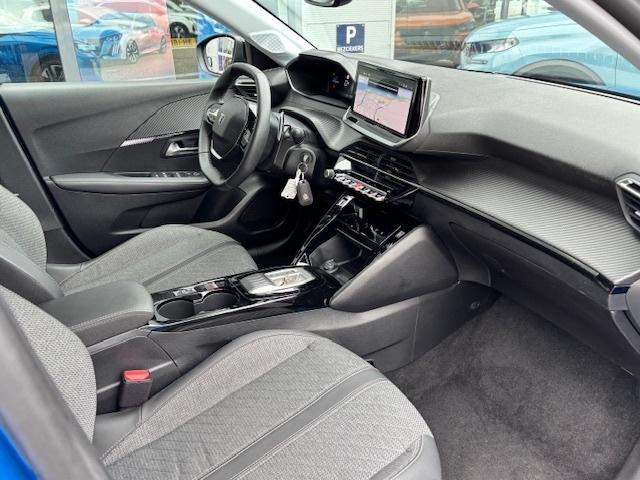 Peugeot 208 1.2 hybrid 100 e-dcs6 allure navigatie | dab | applecarplay| pa