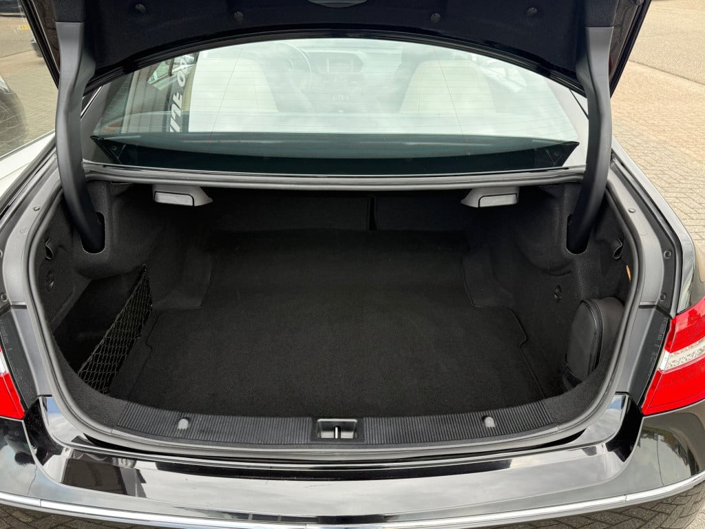 Mercedes-Benz E-Klasse coupé 200 cgi elegance