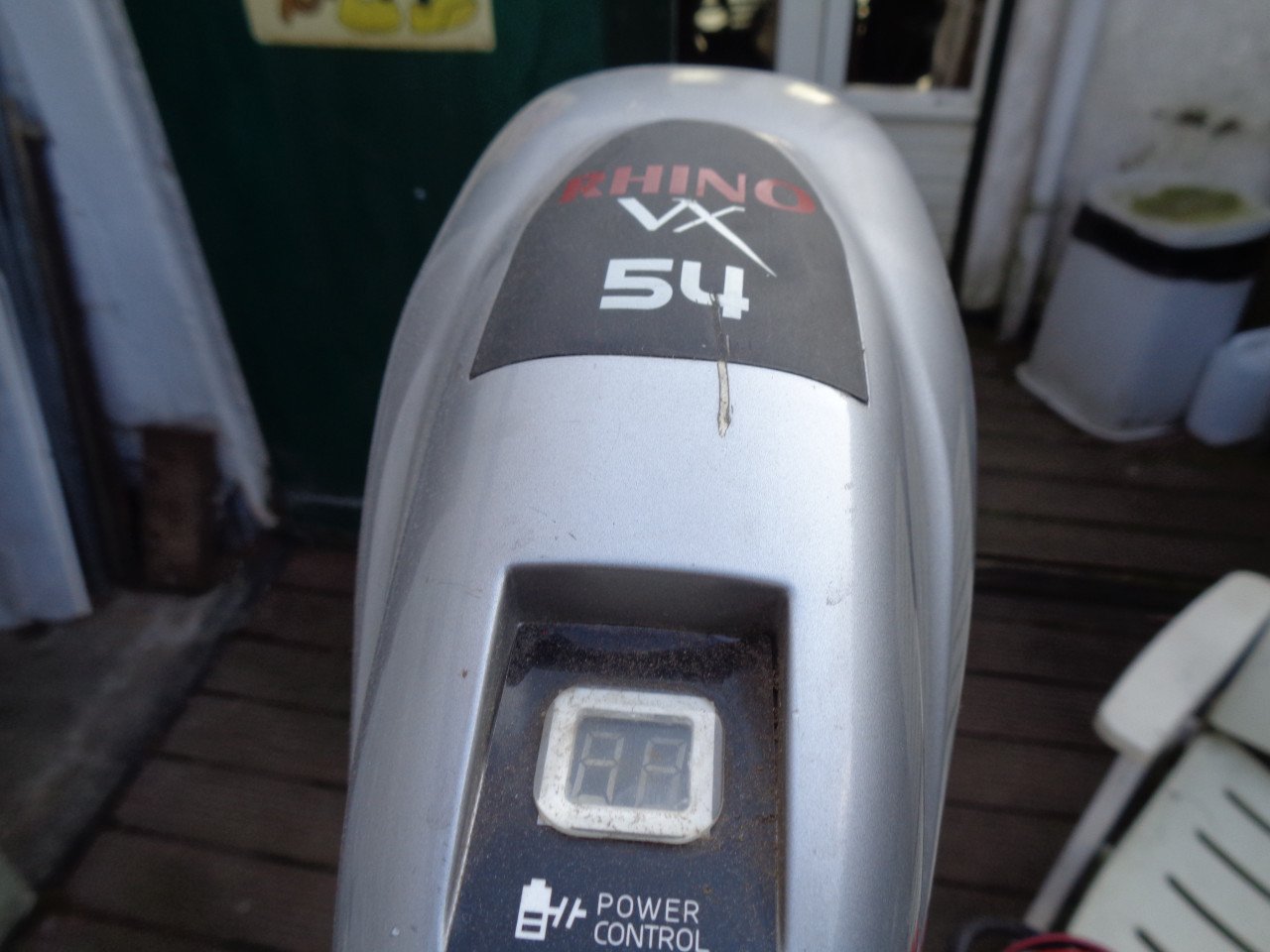 Polyester vis/roeibootje eventueel met 12v fluistermotor.