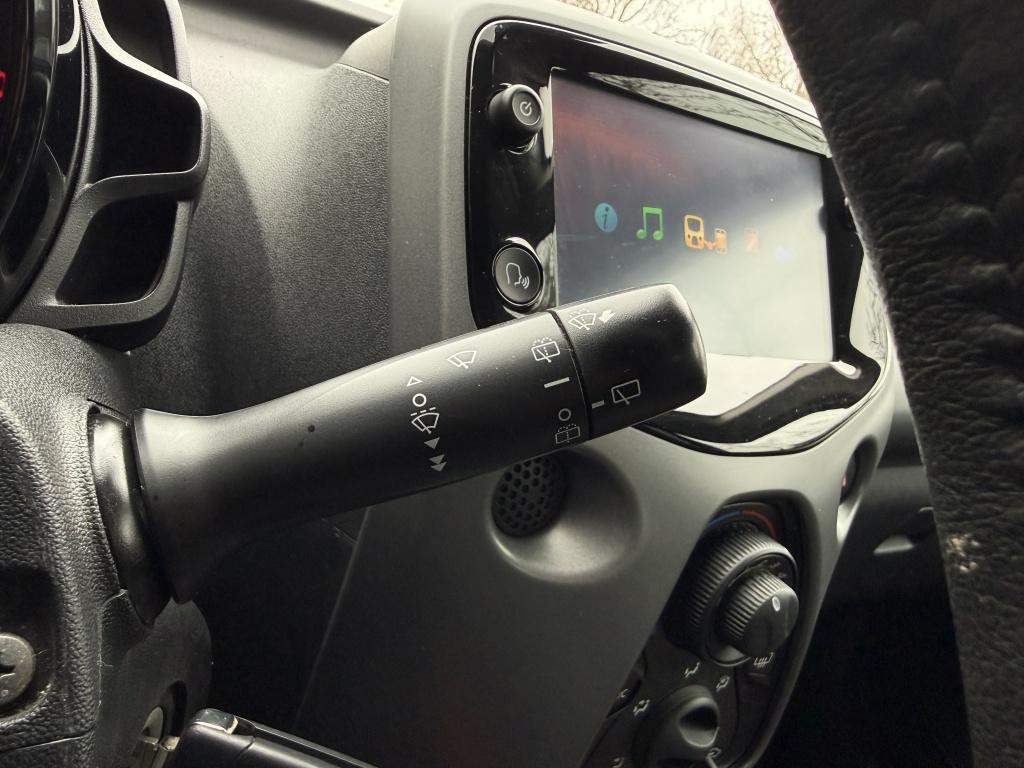 Toyota Aygo 1.0 vvt-i x-play // automaat // facelift //