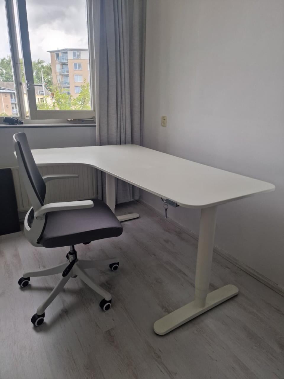 Bureau hoogte verstelbaar met bureaustoel