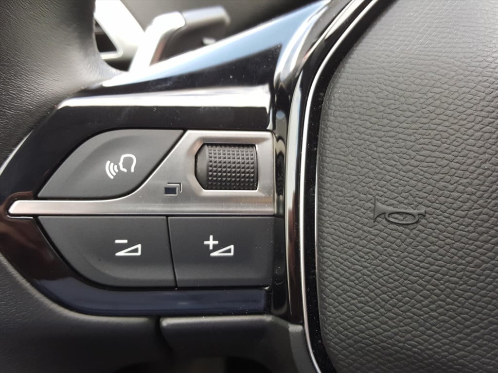 Peugeot 3008 1.6 plug-in hybrid 225pk allure pack business automaat navigat