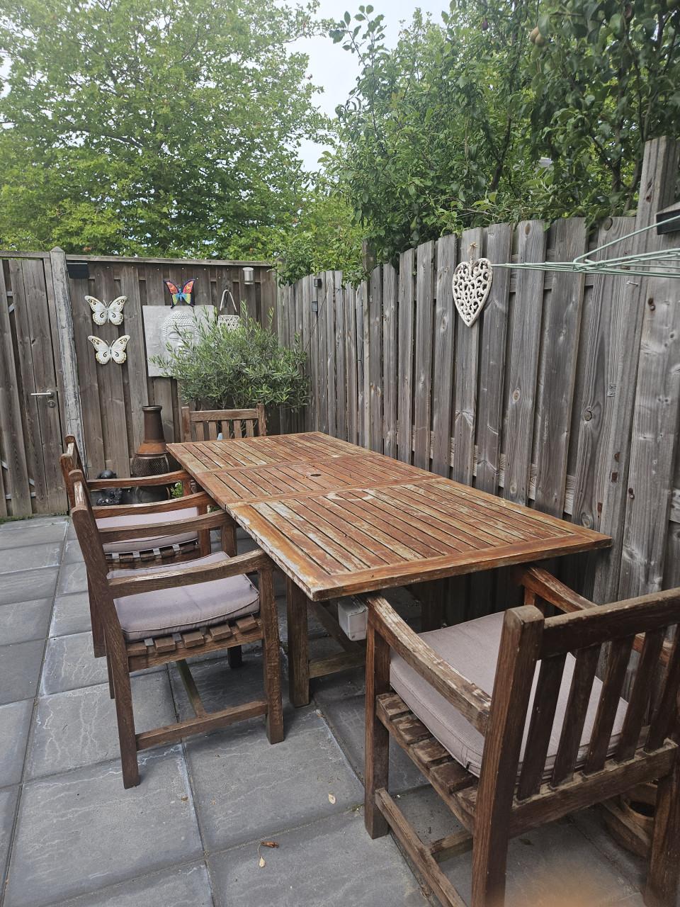 Teakhout en erg zware tuinset