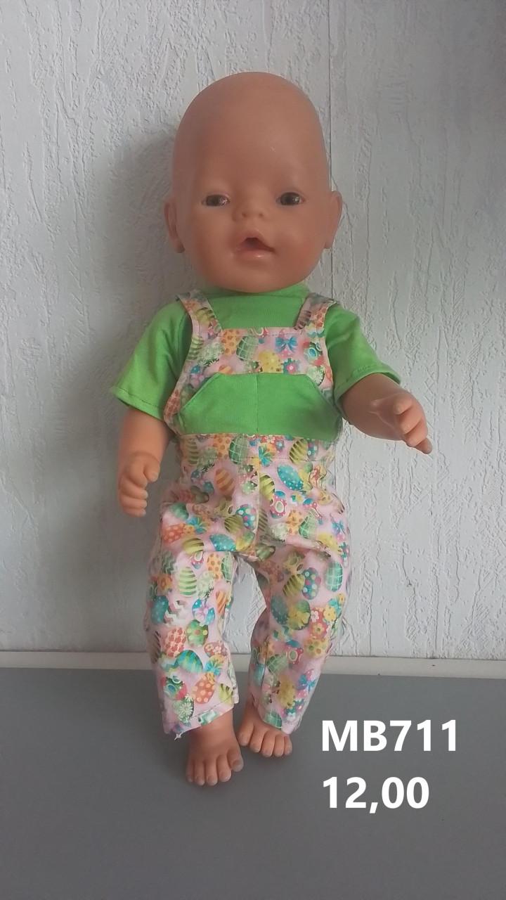 Poppenkleertjes baby born. Pyjama. Opbrengst KiKa.