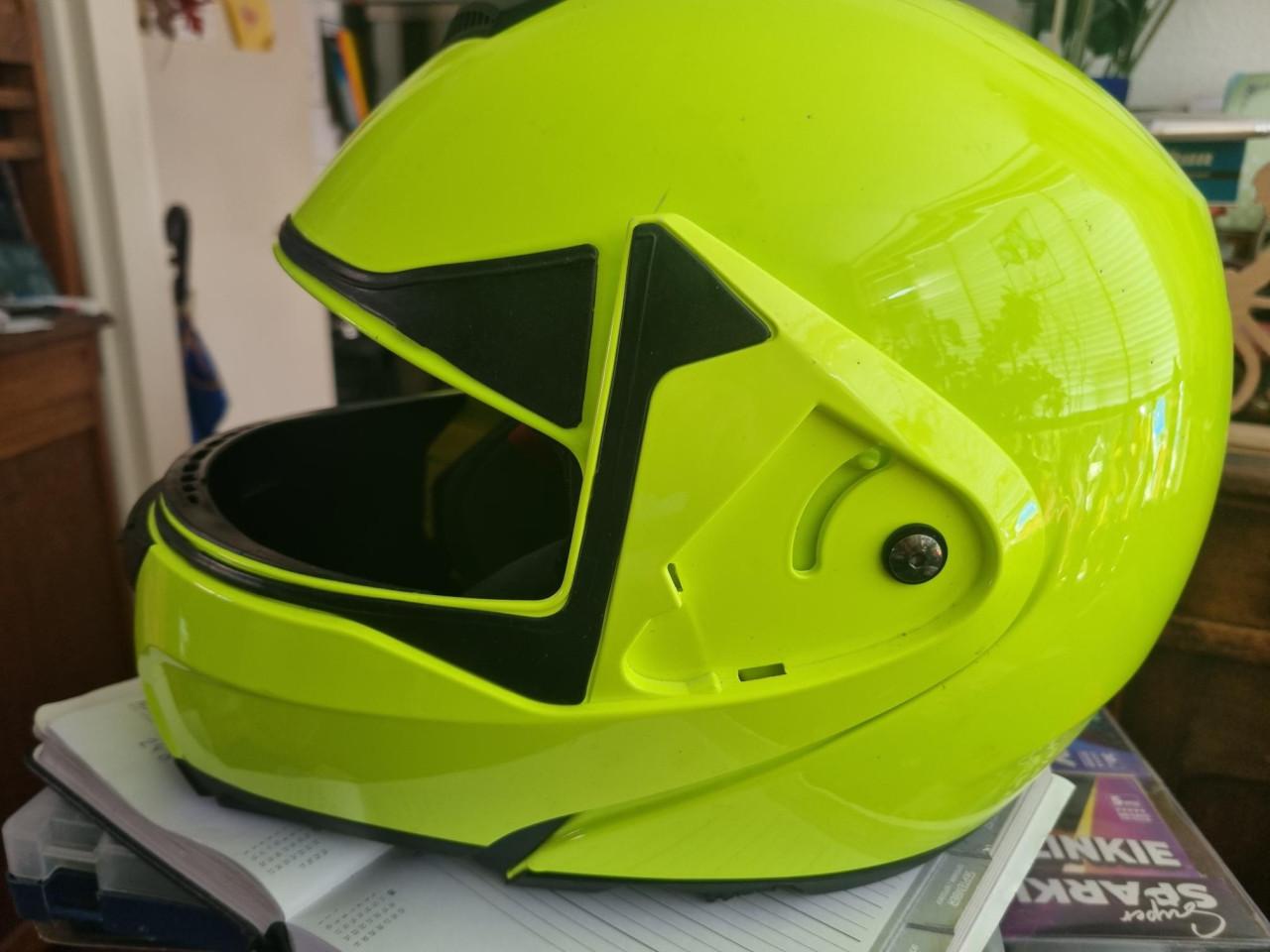 2 x Motor Helm / Bromfiets Helm maat...........................M..?
