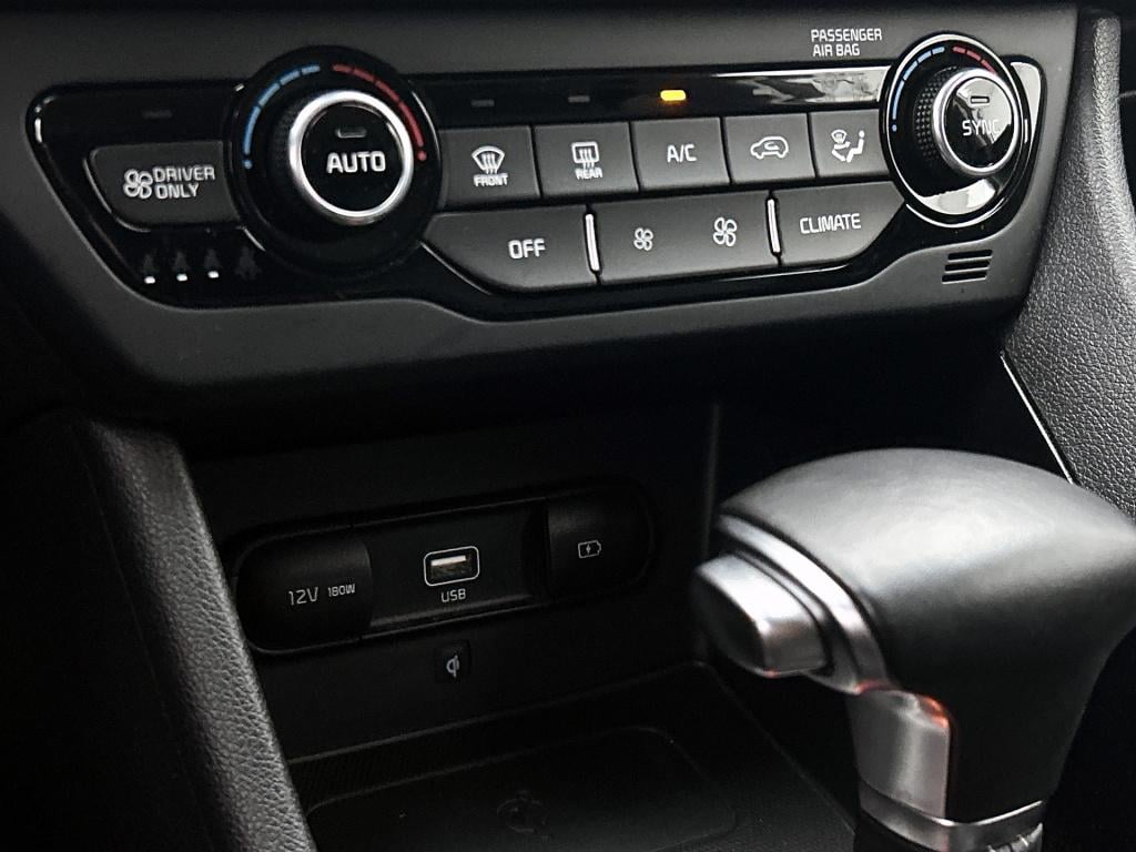 Kia Niro 1.6 gdi hybrid executiveline | leder | stoelkoeling/verwarming | c