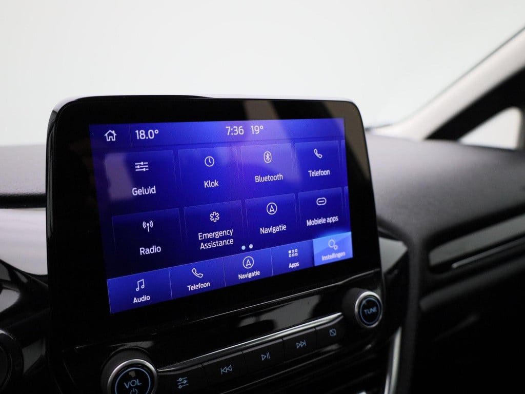 Ford Fiesta 1.0 ecoboost titanium x | lmv | parkeer sensoren | navigatie | 