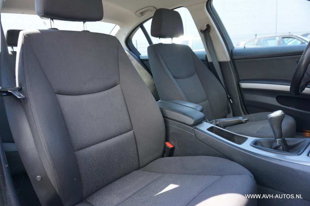 BMW 3-serie 318i high executive