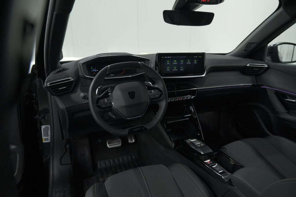 Peugeot 2008 puretech 130 eat8 gt | camera | apple carplay | parkeersensore