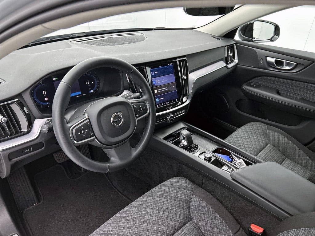 Volvo V60 2.0 b3 core | automaat | navigatie | climate control | camera | p