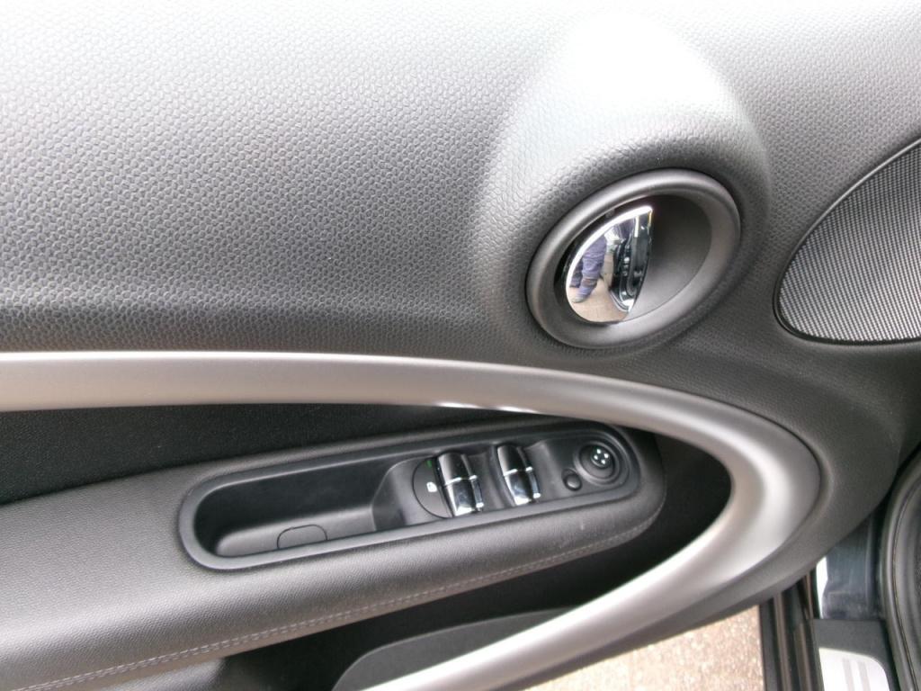 Mini Countryman one 1.6 airco, lm.velgen