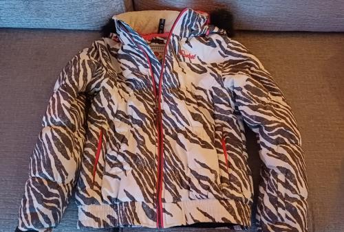 Skijas meisje Protest