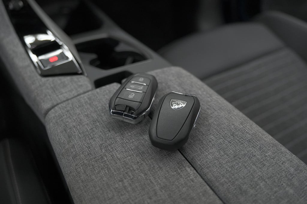 Peugeot 3008 hybrid 136 e-dsc6 allure | camera | apple carplay | parkeersen