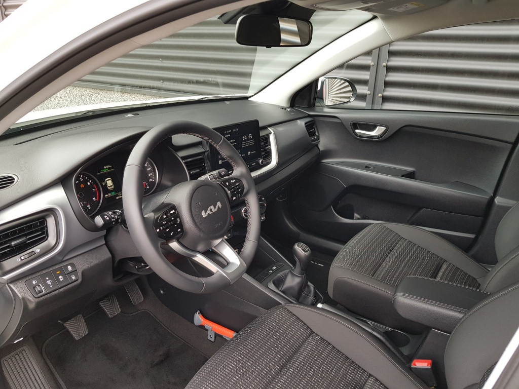 Kia Stonic mhev dynamicline 100pk