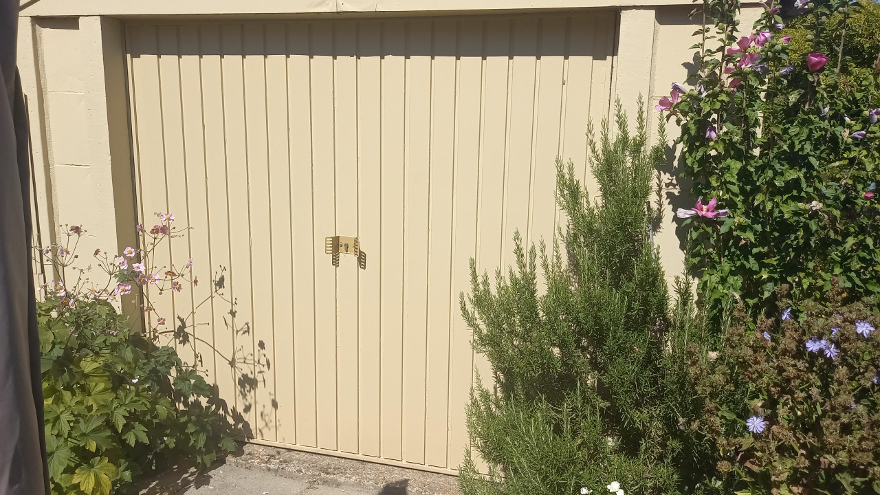 Metalen garagedeur (GRATIS!)