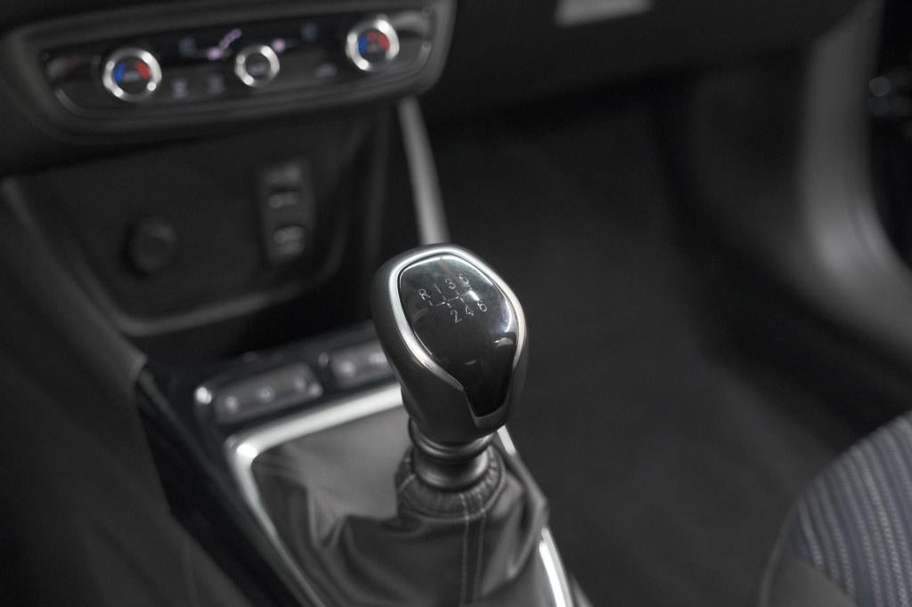 Opel Crossland X 110 turbo innovation | trekhaak | allseason | apple carpla