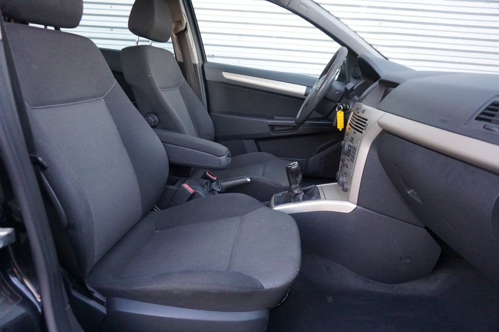 Opel Astra wagon 1.6 temptation airco / navi / cruise / elektr. ramen / par