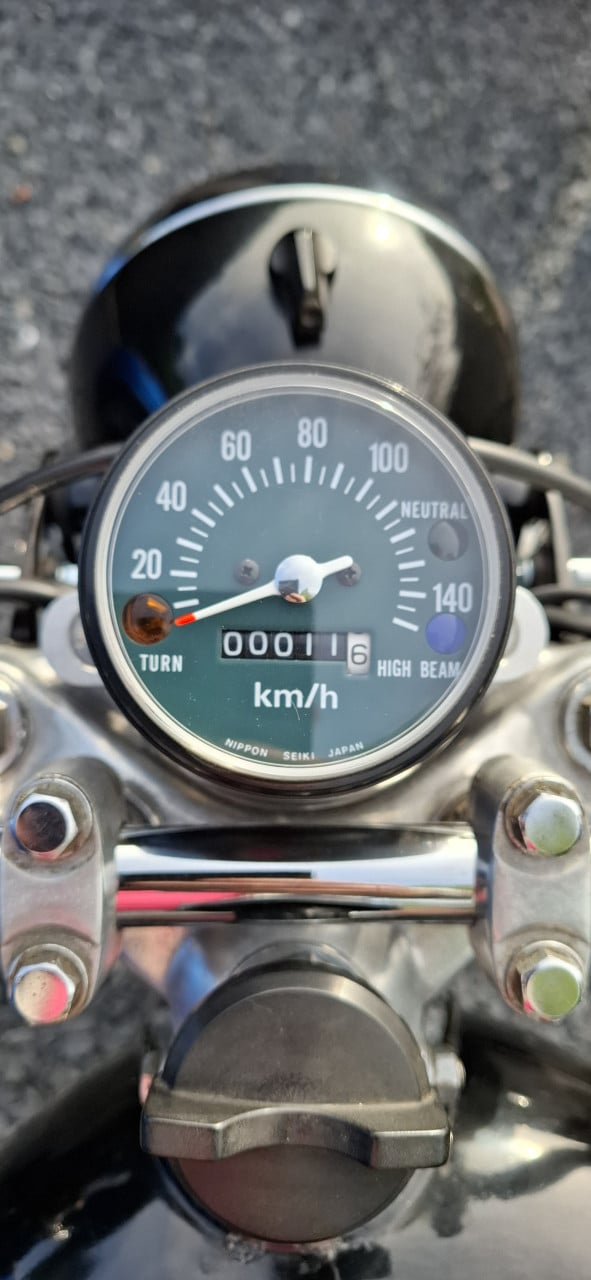 Honda cb 450 k1 cafe-racer en originele onderdelen