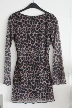Tijger print jurk diepe open rug  maat m