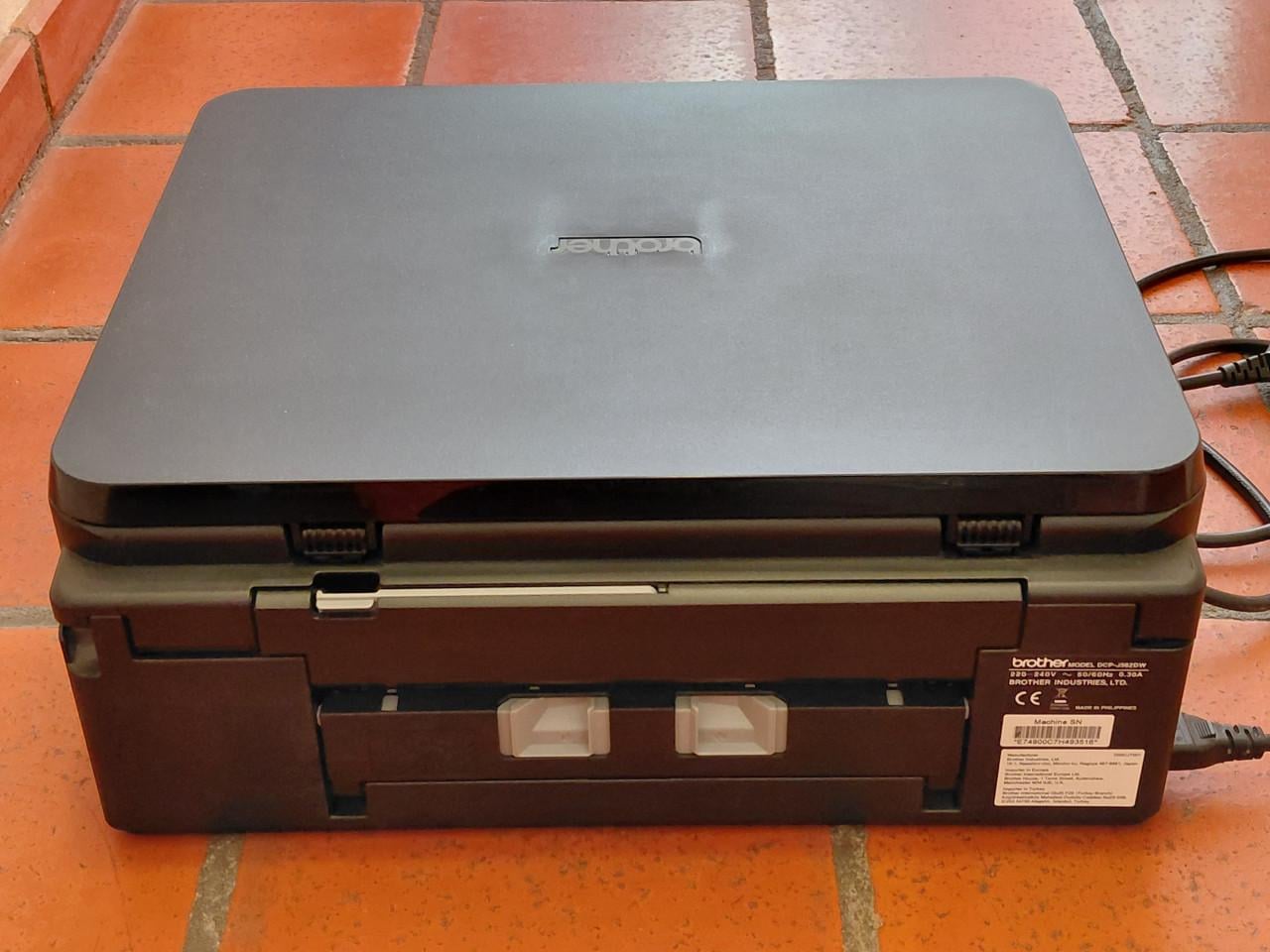 Brother DCP-J562DW inktjet printer/scanner
