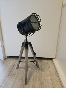 Driepoot lamp zwart hout