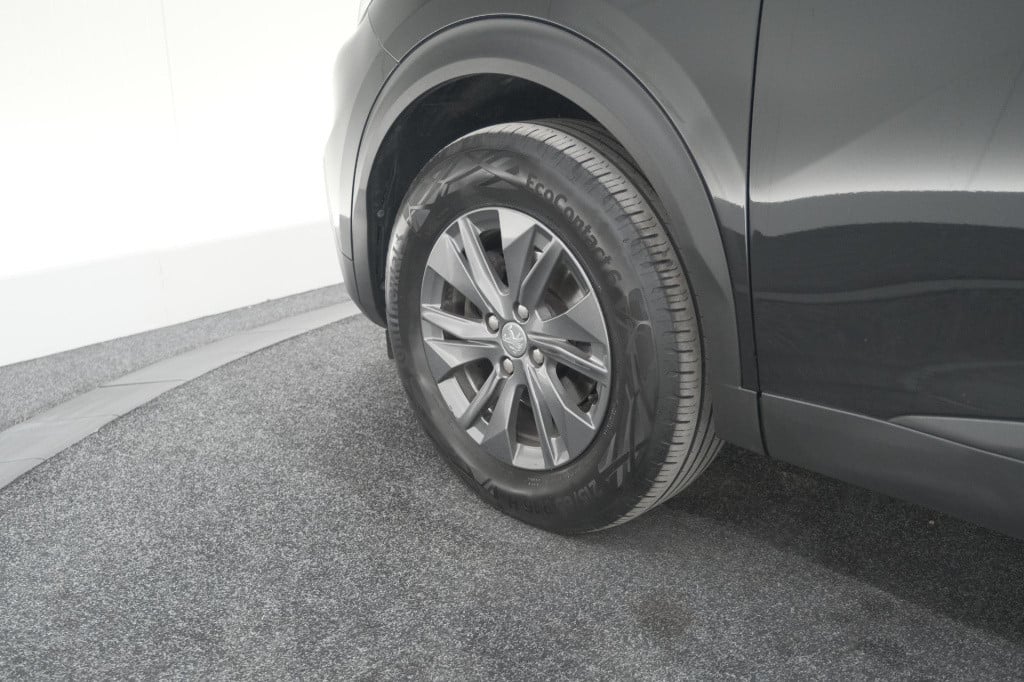 Peugeot 2008 puretech 130 eat8 active | parkeersensoren | navigatie | apple