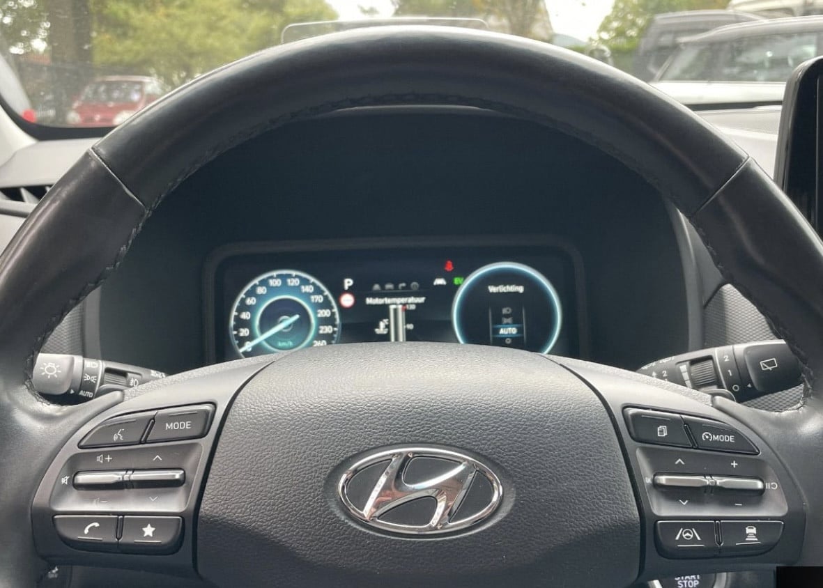 Hyundai Kona 1.6 Hybrid Automaat – Comfort, Luxe én Efficiëntie!