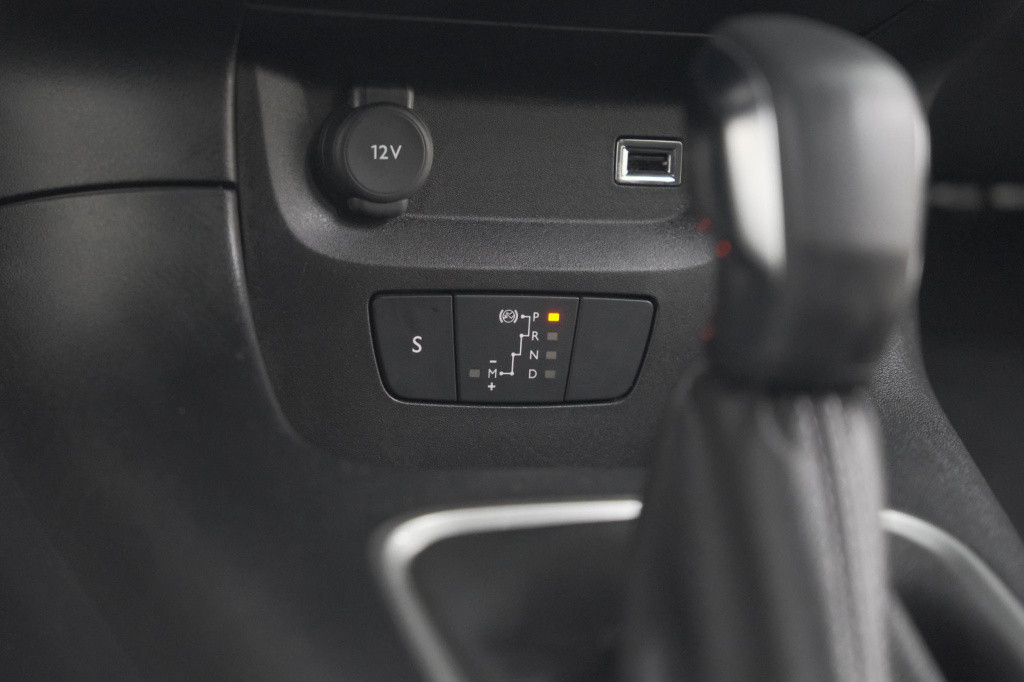 Citroen C3 puretech 110 eat6 max | parkeersensoren | apple carplay | 16 inc