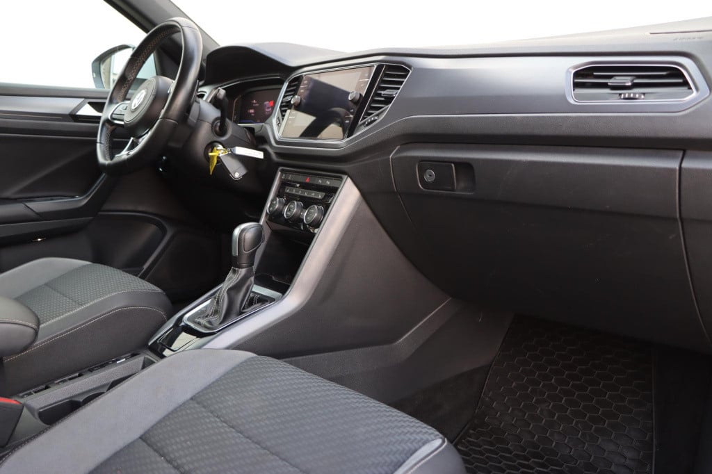 Volkswagen T-roc cabrio 1.5 tsi r-line 150pk dsg7