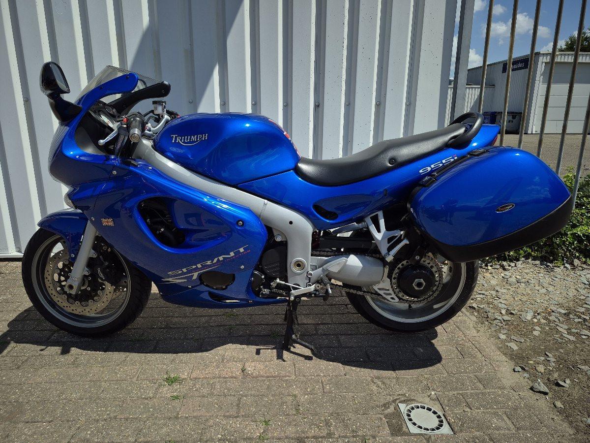 Triumph  Sprint ST955i uit 2005, sportieve toermotor