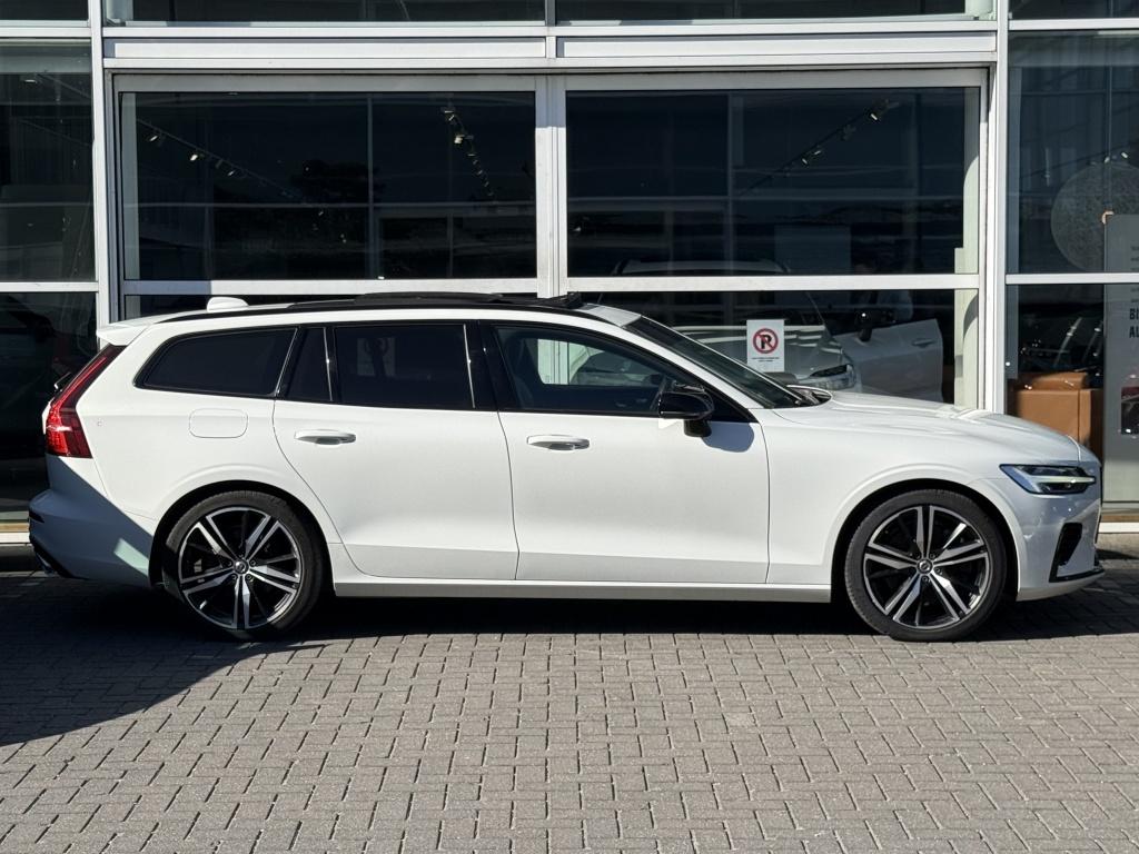 Volvo V60 t6 340pk recharge r-design| full options! trekhaak