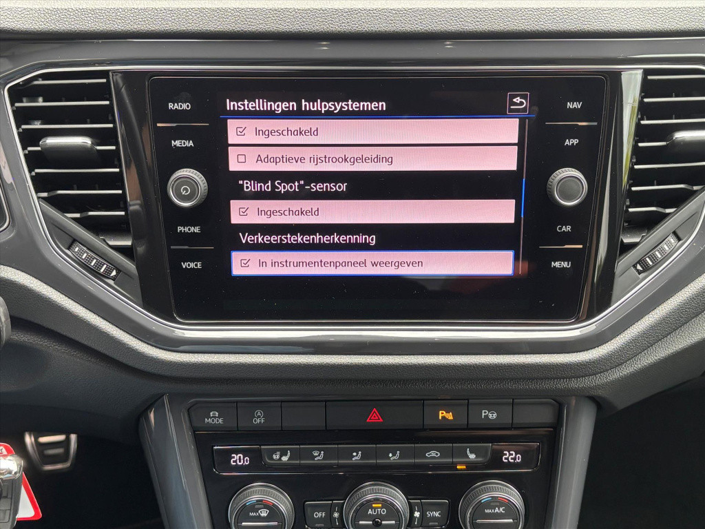 Volkswagen T-roc 1.5 tsi 150pk t-roc sport| dode hoek|trekhaak afn|stuur-st