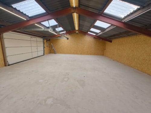 TE HUUR | bedrijfs-/opslagruimte - Oost-Souburg