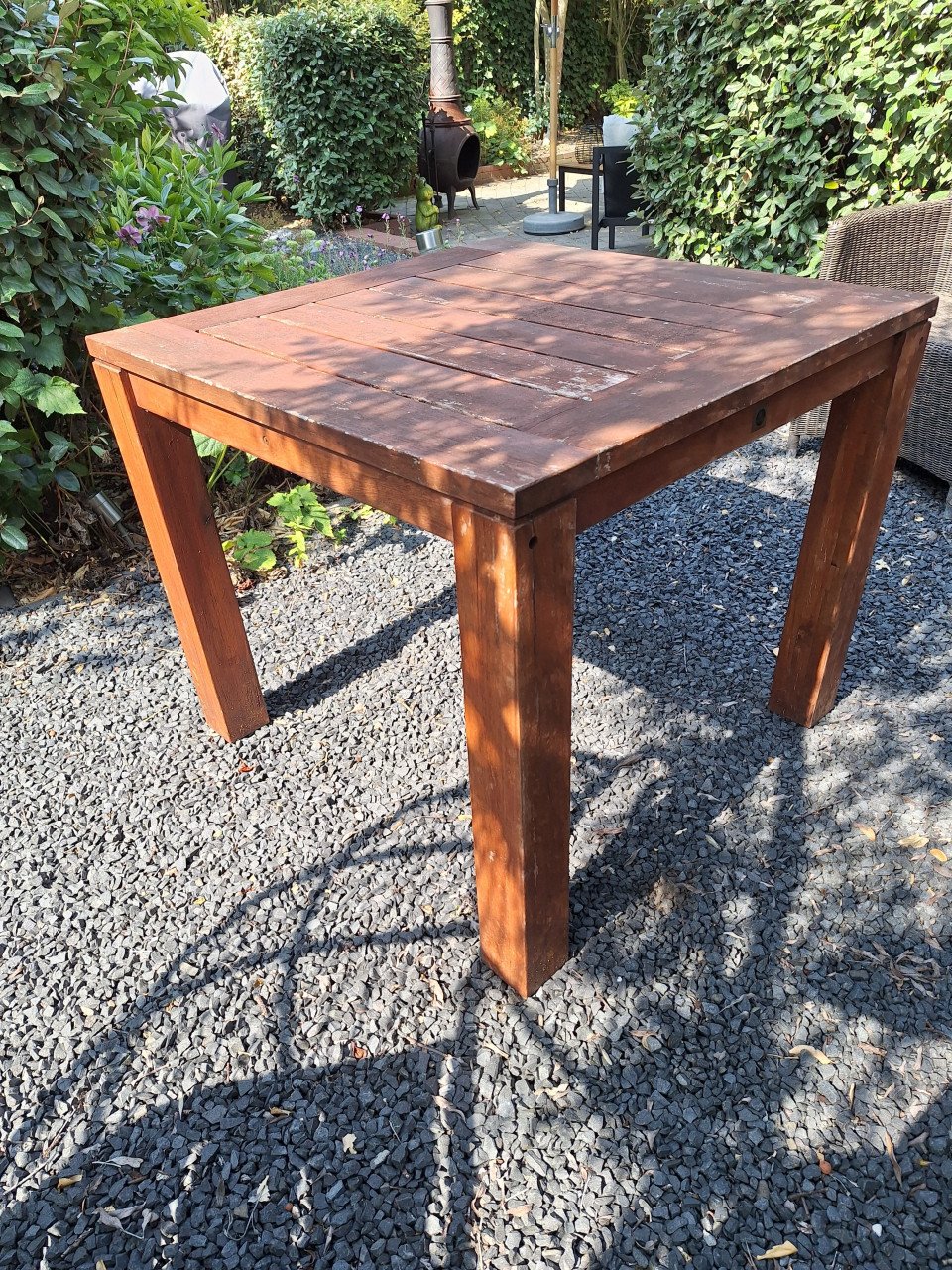 Tuintafeltje (opknapper) gratis op te halen.