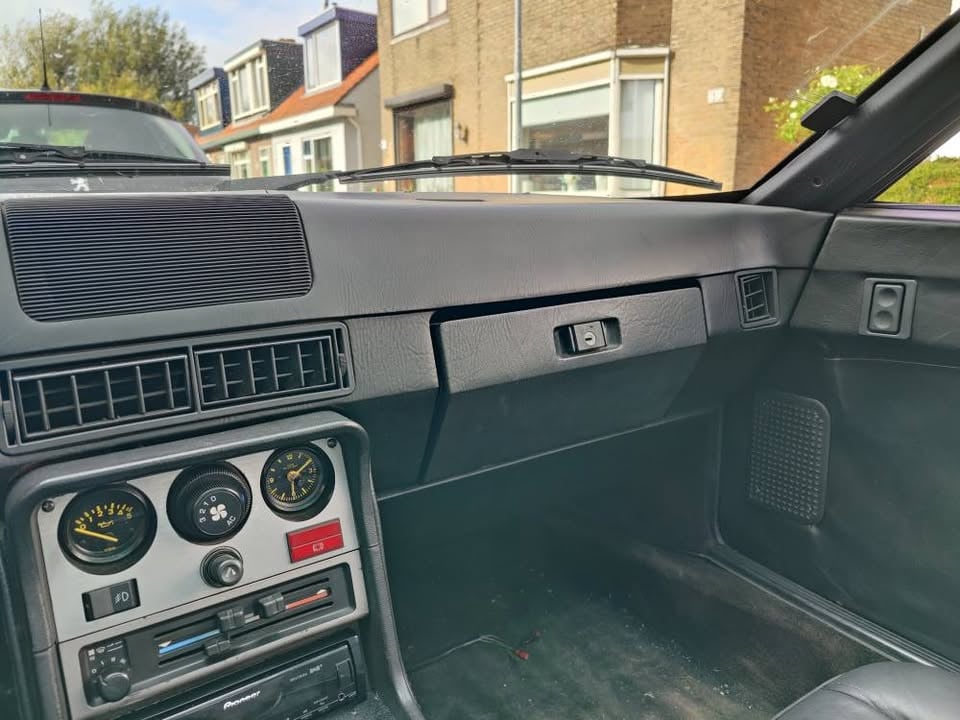 Porsche 944 1982