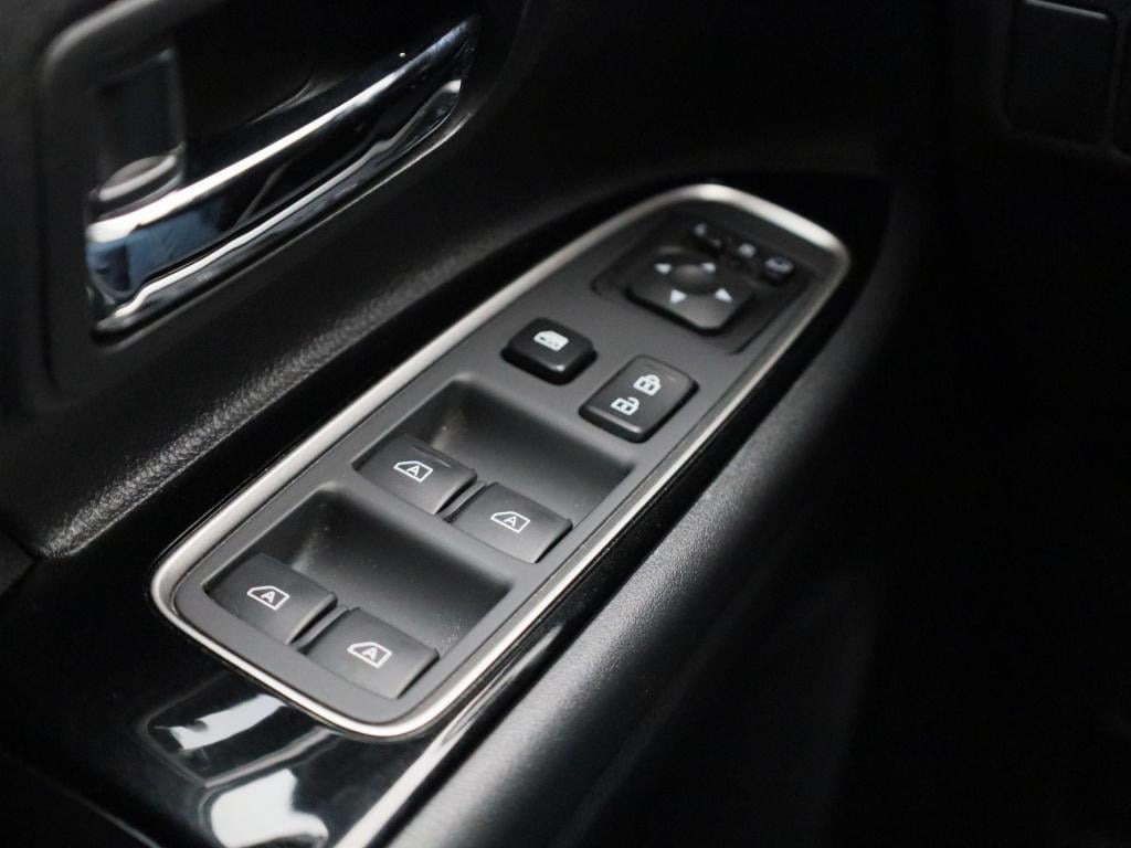 Mitsubishi Outlander 2.4 phev pure+ | automaat | stoel verwarming | dab | c