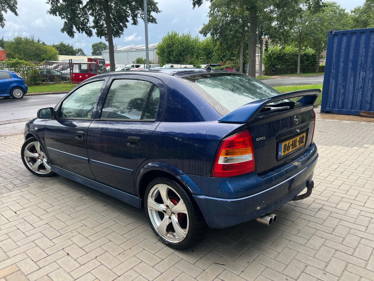 Opel Astra 1.6-16V Pearl sportlook jaar apk